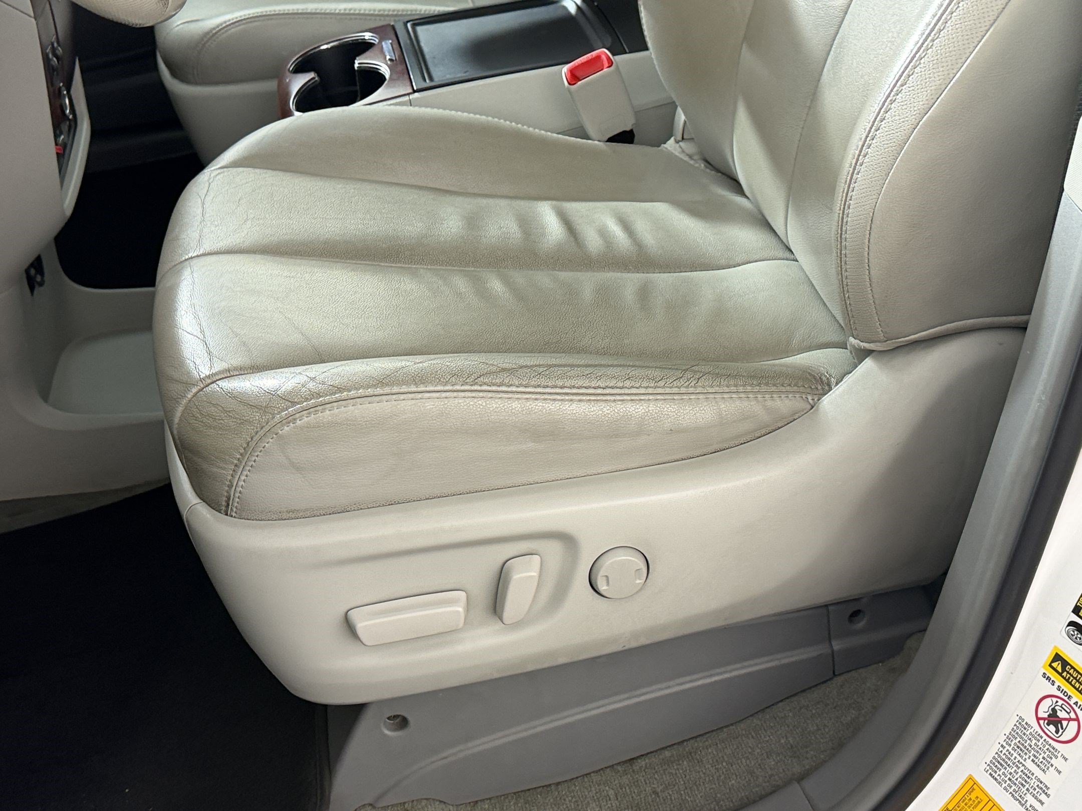 Used 2013 Toyota Sienna XLE w/ Premium Pkg AWD/4WD image 15