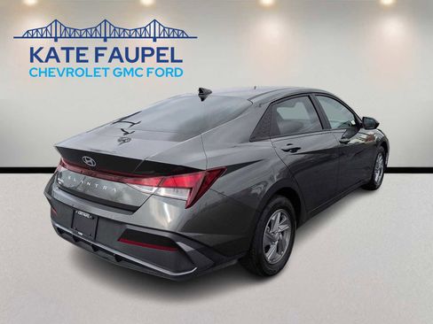 Used 2024 Hyundai Elantra SE image 7