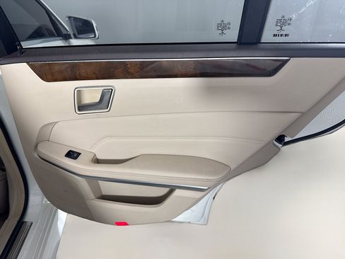 Used 2016 Mercedes-Benz E 350 Sedan w/ Premium Package image 27