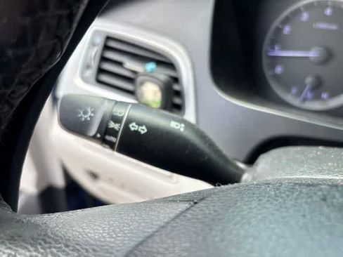 Used 2015 Hyundai Sonata SE w/ Option Group 09 FWD image 15