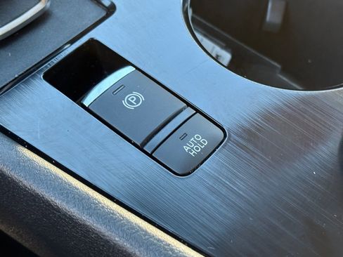 Certified 2024 Nissan Rogue SV image 22