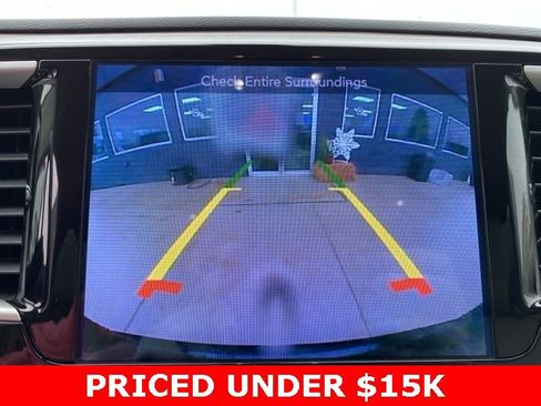 Certified 2017 Chrysler Pacifica Touring-L w/ Tire & Wheel Group image 22