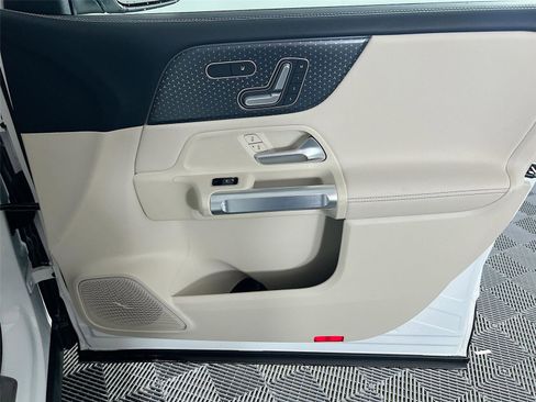 New 2026 Mercedes-Benz GLB 250 4MATIC image 30