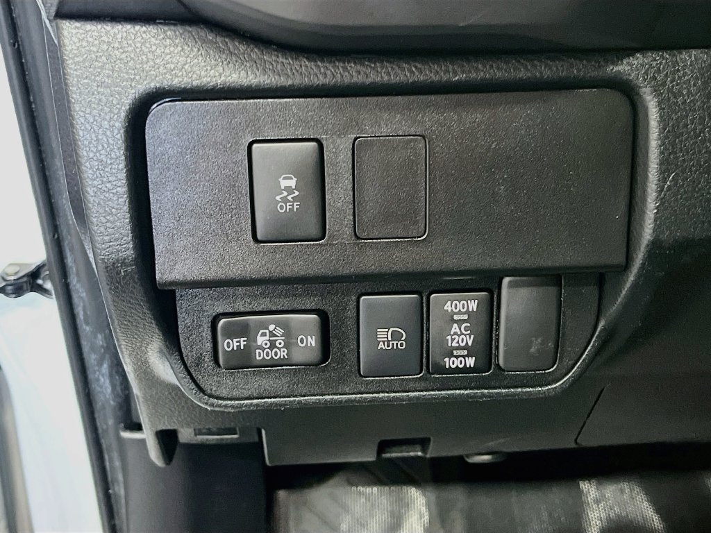 Used 2021 Toyota Tacoma TRD Off-Road w/ Technology Package AWD/4WD image 10