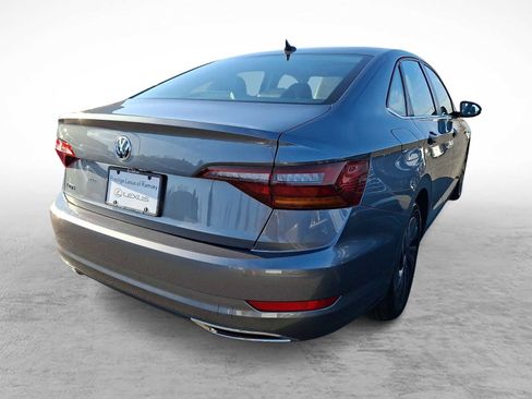 Used 2019 Volkswagen Jetta SEL Premium image 4