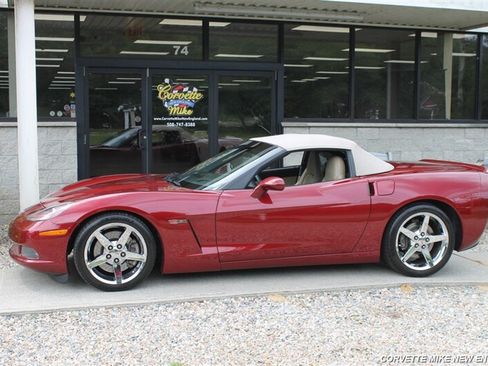 Used 2007 Chevrolet Corvette Convertible w/ Preferred Equipment Group RWD image 3