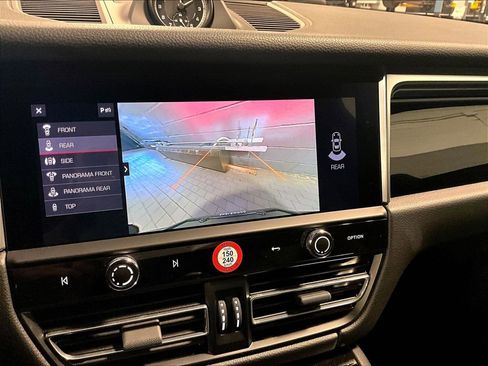 Certified 2023 Porsche Macan image 26