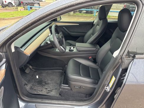 Used 2023 Tesla Model Y Long Range image 19