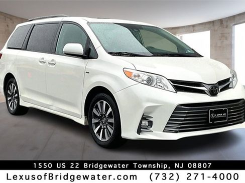 Used 2019 Toyota Sienna XLE Premium image 1