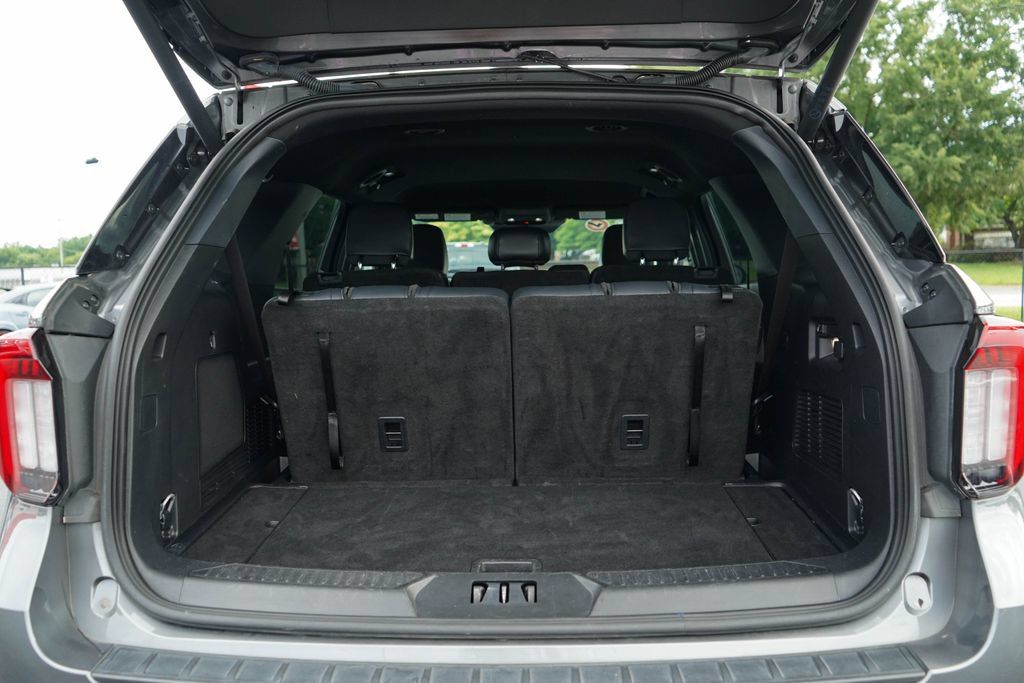 Used 2025 Ford Explorer ST-Line w/ ST-Line Street Pack AWD/4WD image 20
