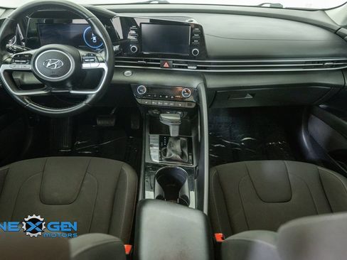 Used 2021 Hyundai Elantra SEL w/ Convenience + Premium Package FWD image 29