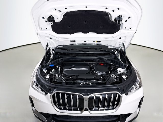 Used 2026 BMW X1 xDrive28i w/ Technology Package AWD/4WD image 29