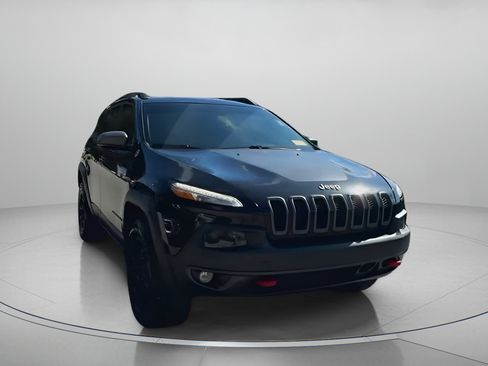 Used 2016 Jeep Cherokee Trailhawk w/ Comfort/Convenience Group image 4