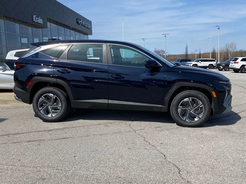 New 2026 Hyundai Tucson Blue SE image 9
