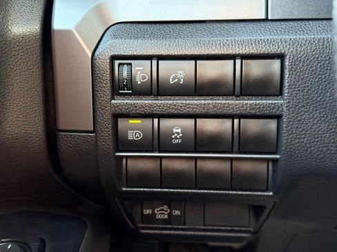 Used 2025 Toyota Tacoma SR5 image 29