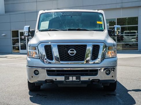 Used 2018 Nissan NV 3500 SL RWD image 2