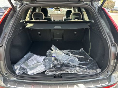 New 2026 Volvo XC60 B5 Core w/ Climate Package image 18