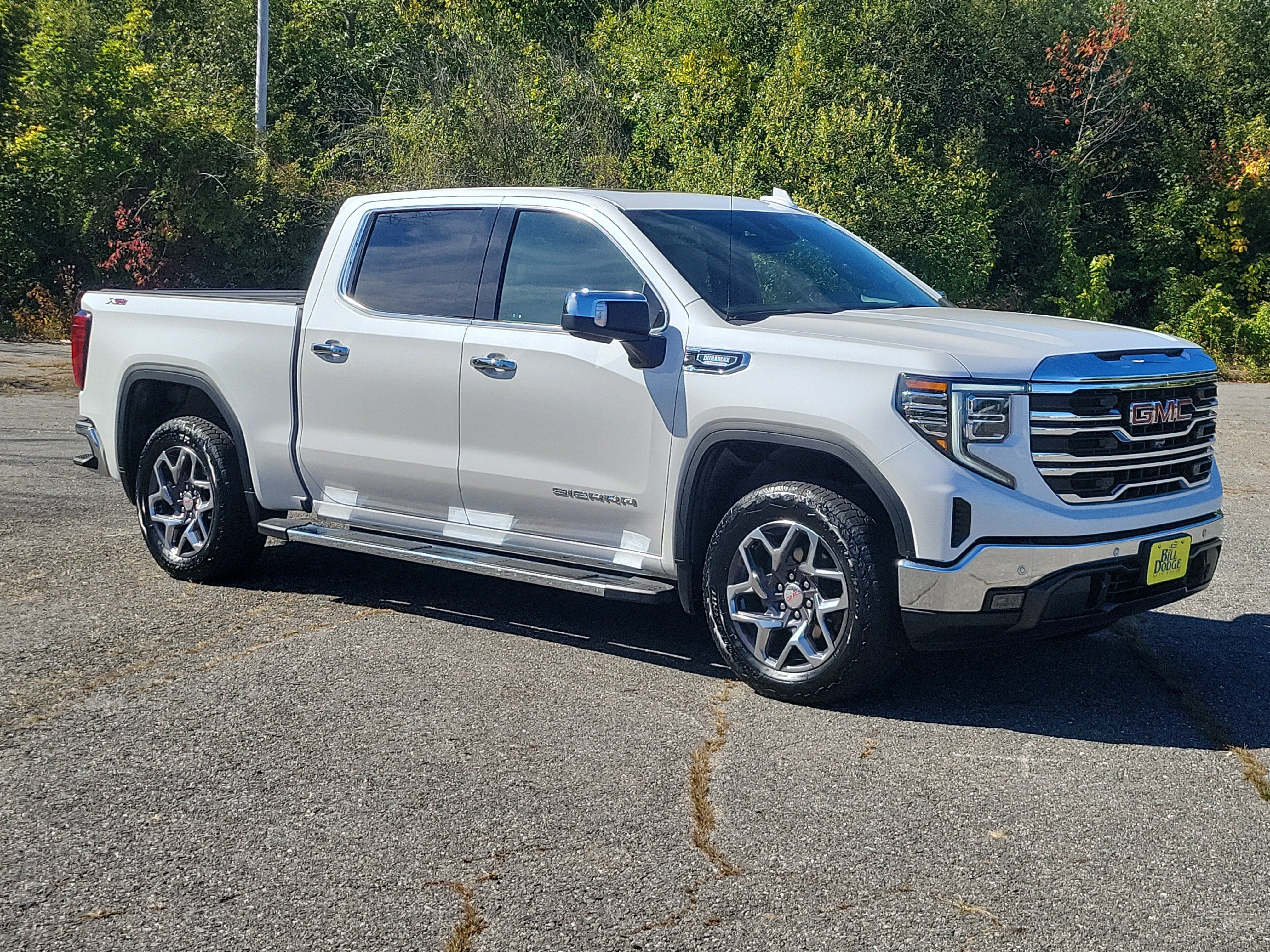 Used 2025 GMC Sierra 1500 SLT w/ SLT Premium Plus Package AWD/4WD image 3