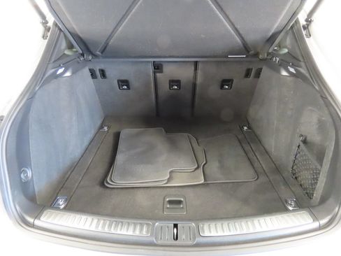 Certified 2022 Porsche Macan AWD/4WD image 45
