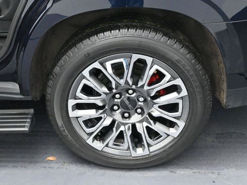 Used 2024 GMC Yukon Denali Ultimate image 35