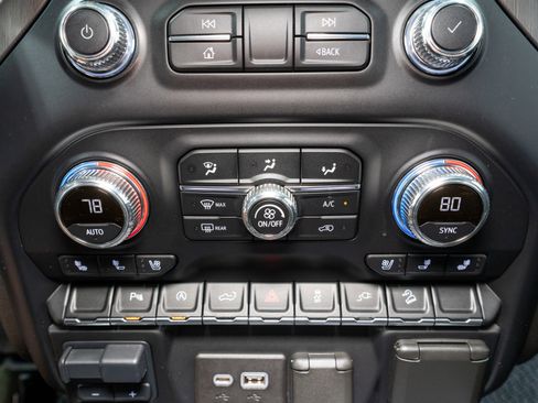 Used 2021 GMC Sierra 1500 AT4 w/ AT4 Premium Package image 26