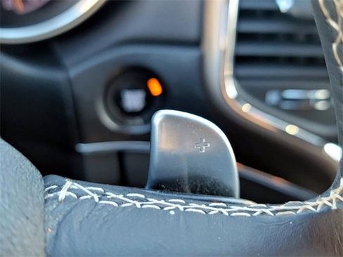 Used 2017 Jeep Grand Cherokee Limited w/ Luxury Group II image 17