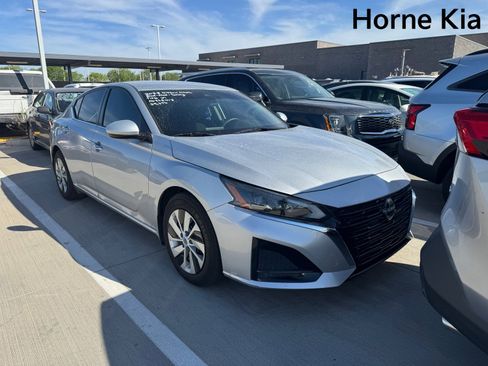 Used 2023 Nissan Altima 2.5 S image 4