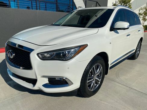 Used 2019 INFINITI QX60 Luxe w/ Essential Package AWD/4WD image 1