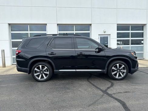 Used 2023 Honda Pilot Elite image 3