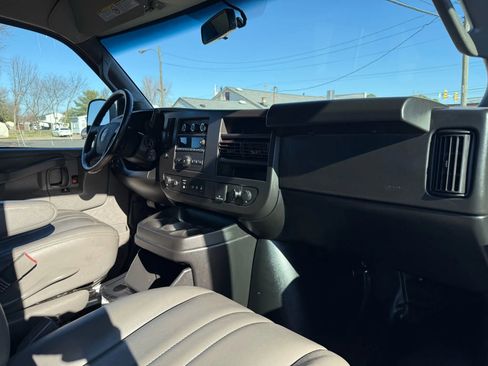 Used 2022 GMC Savana 2500 Regular Van 3D w/ Communications Package image 48