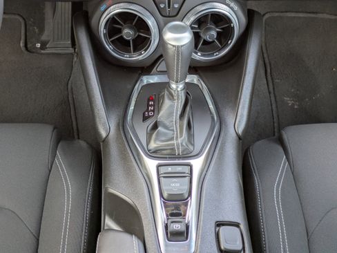 Used 2022 Chevrolet Camaro LT w/ Technology Package image 6