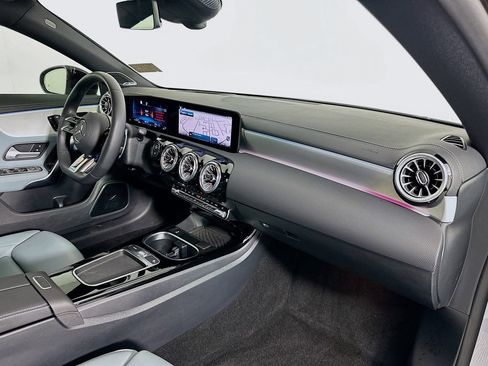 Used 2025 Mercedes-Benz CLA 35 AMG 4MATIC image 30