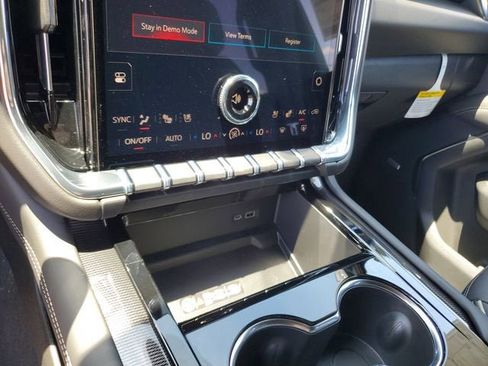 New 2026 GMC Yukon XL Elevation AWD/4WD image 23