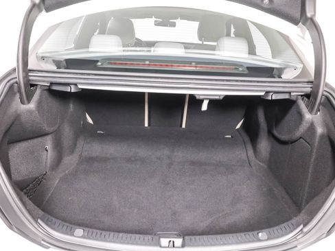 Used 2018 Mercedes-Benz E 300 4MATIC image 39