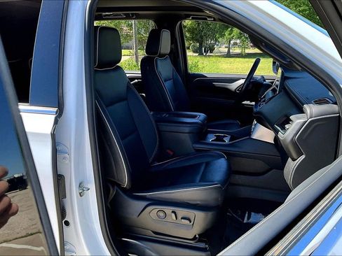 Used 2023 GMC Yukon SLT RWD image 7