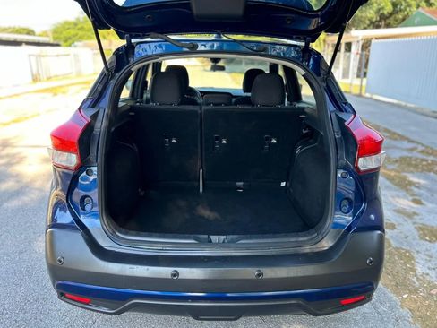 Used 2020 Nissan Kicks SR image 6