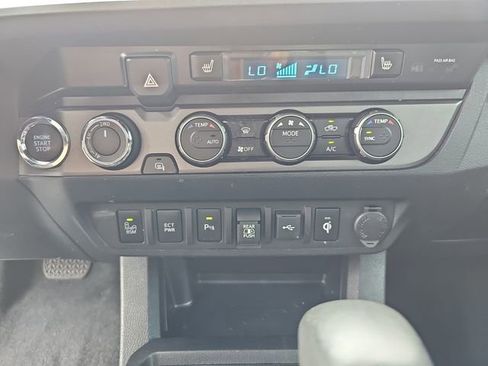 Used 2023 Toyota Tacoma TRD Sport w/ TRD Premium Sport Package AWD/4WD image 27