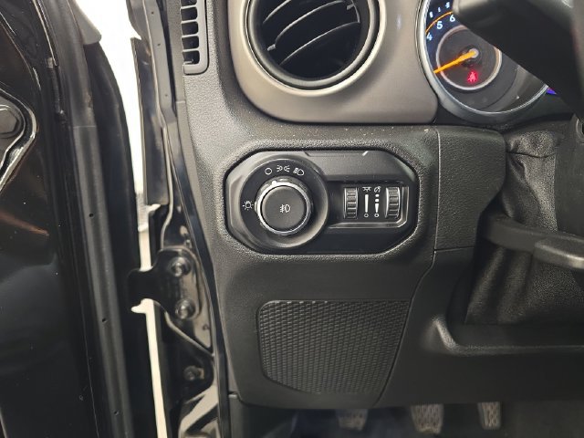 Used 2020 Jeep Wrangler Sport AWD/4WD image 27