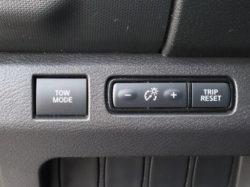 Used 2022 Nissan Frontier SV image 18