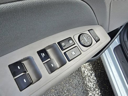 Used 2018 Hyundai Elantra Value Edition FWD image 13