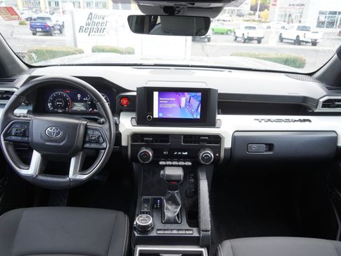 Used 2024 Toyota Tacoma TRD Off-Road image 24