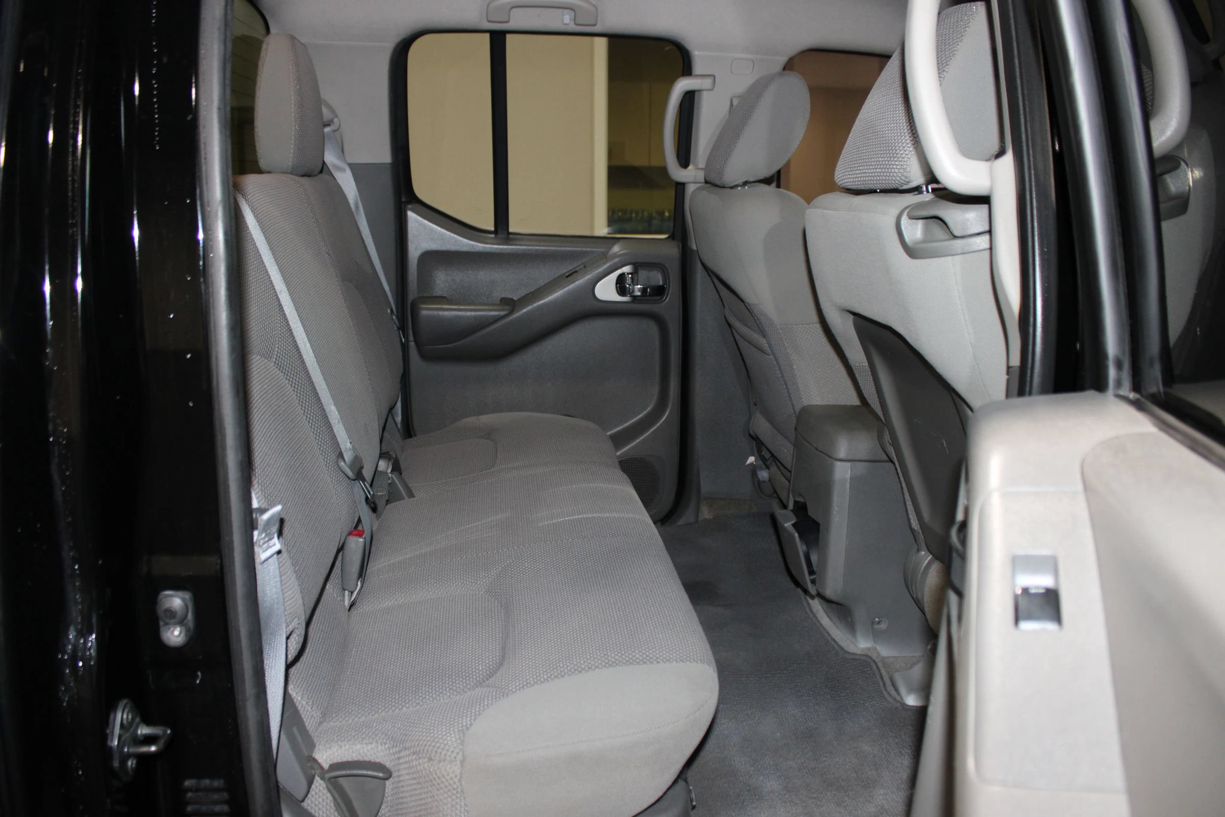 Used 2012 Nissan Frontier SV RWD image 24