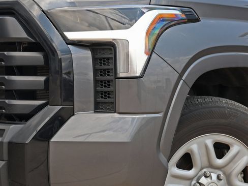 Used 2025 Toyota Tundra SR AWD/4WD image 10