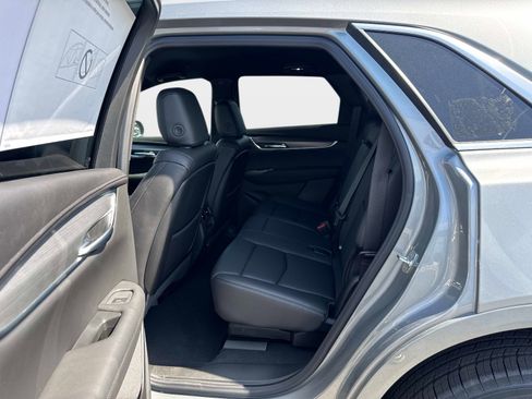 New 2026 Cadillac XT5 Luxury image 18