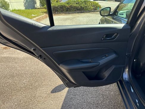 Used 2025 Nissan Altima 2.5 SV image 21