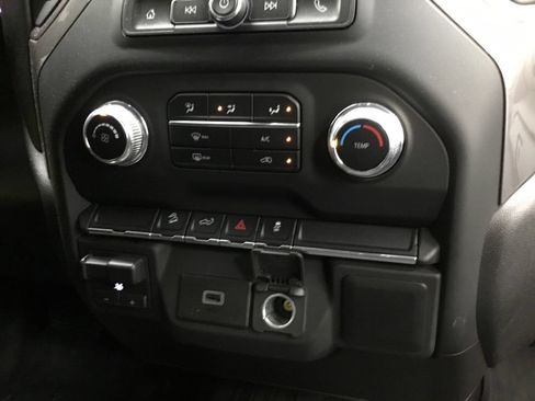 Used 2019 GMC Sierra 1500 4x4 Crew Cab w/ Convenience Package image 21