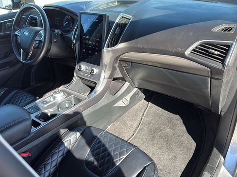 Used 2024 Ford Edge Titanium AWD/4WD image 36