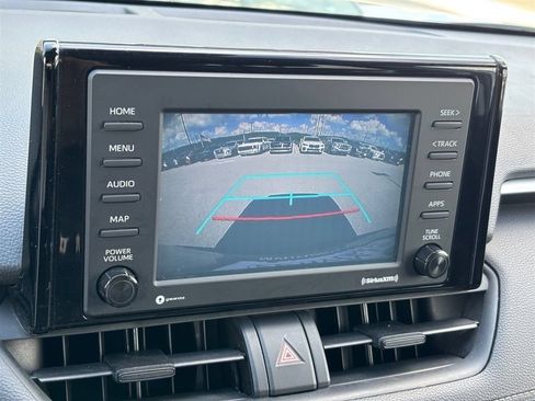 Used 2020 Toyota RAV4 LE FWD image 20