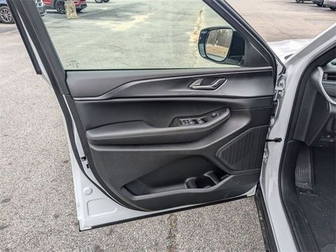 New 2024 Jeep Grand Cherokee L Laredo image 14