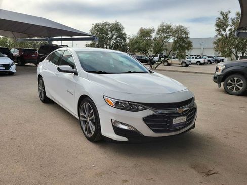Used 2024 Chevrolet Malibu LT FWD image 2